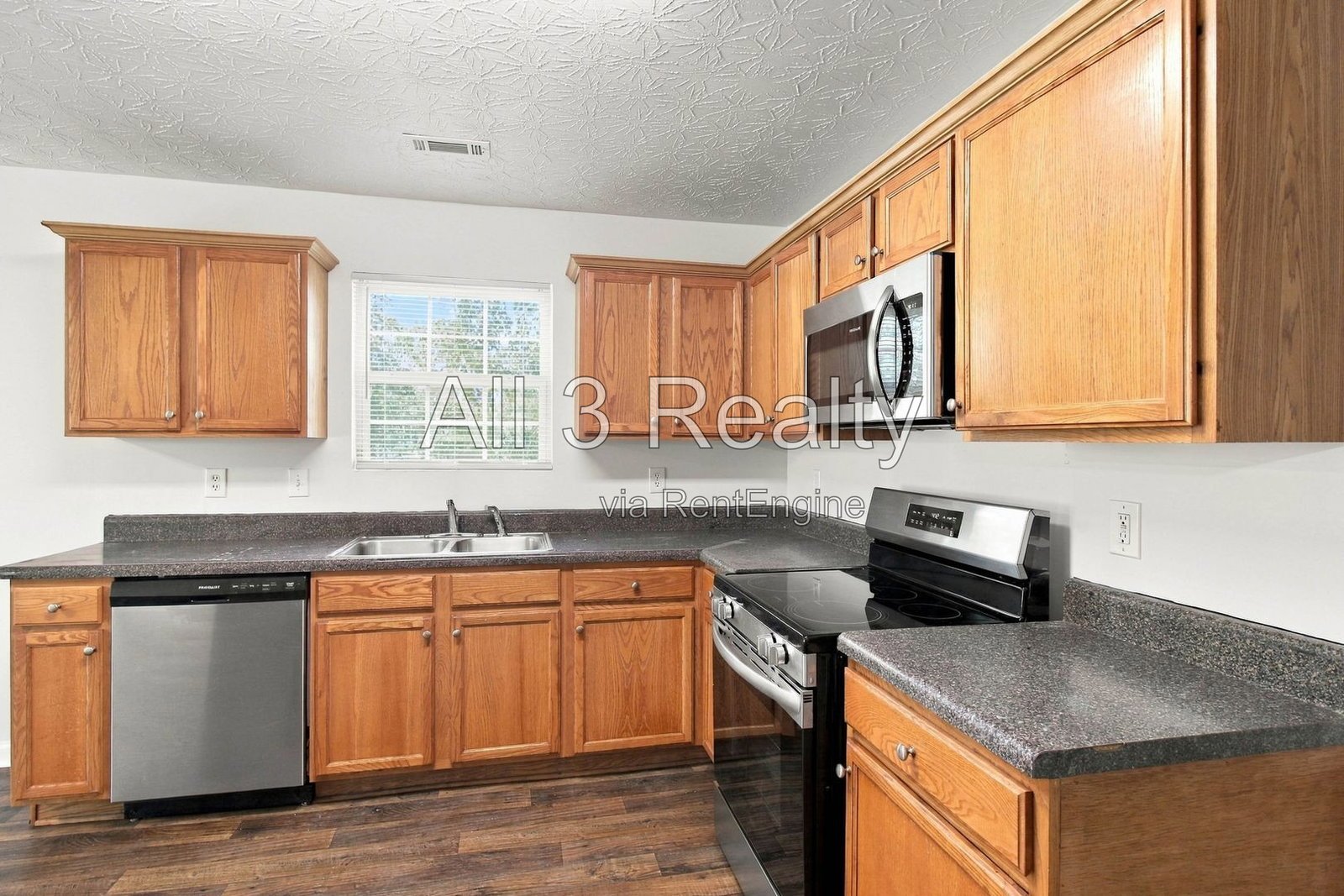 Spacious 4-bedroom, 2.5-bath home in Fairburn, GA property image