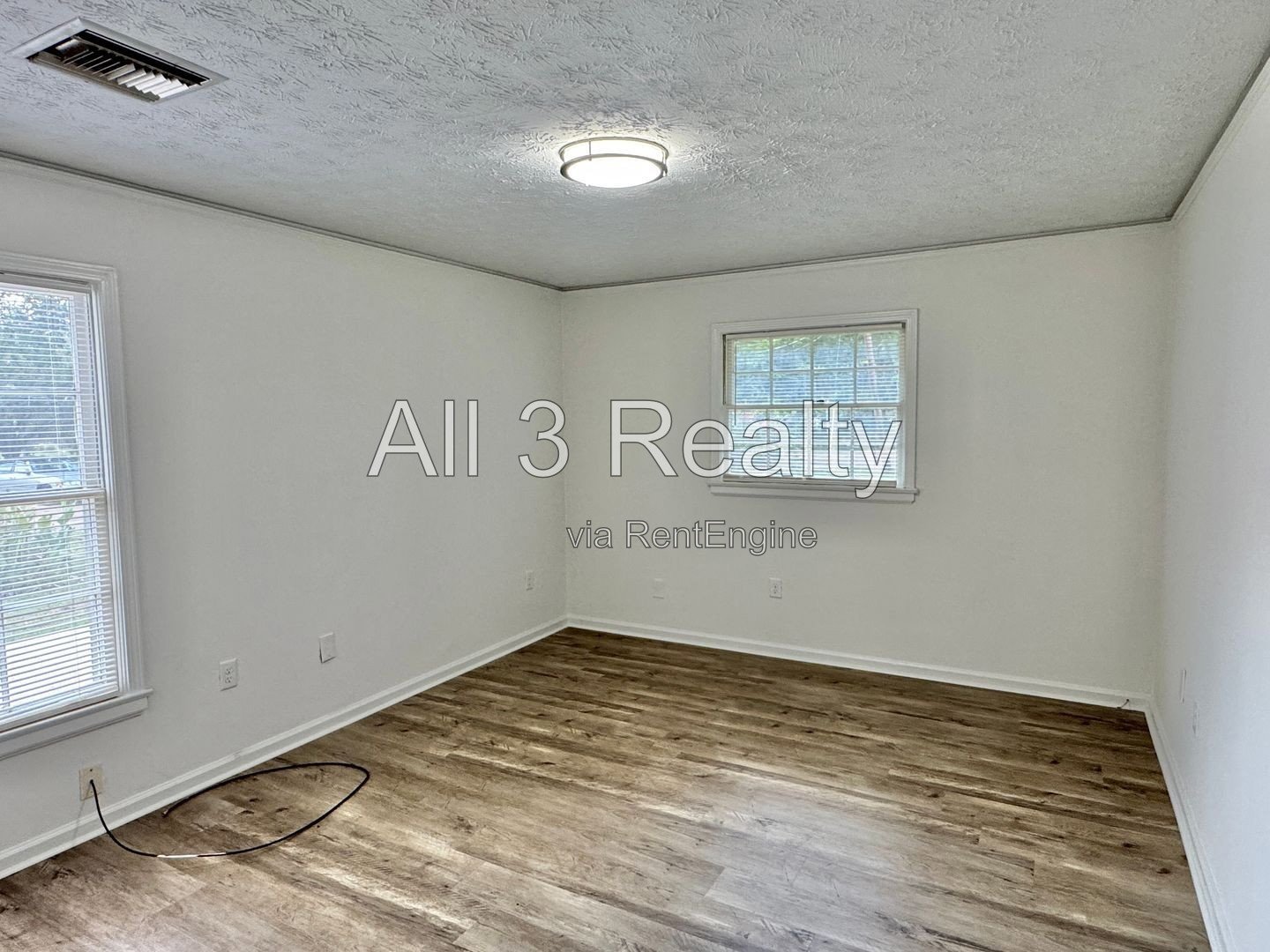 Impressive 4-Bedroom Home with 3.5 Baths property image