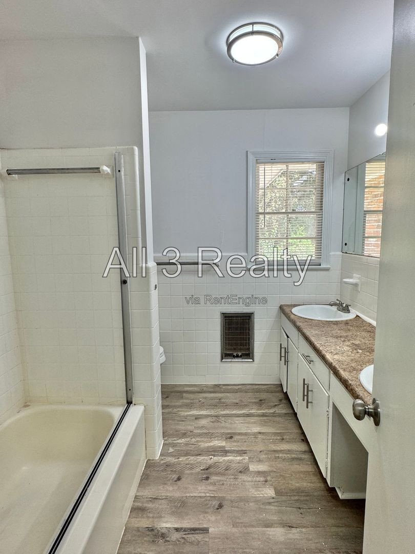Impressive 4-Bedroom Home with 3.5 Baths property image