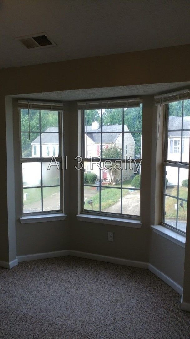 Fantastic & Cozy 2 Bedroom / 2 Bathroom Townhome in College Park! property image