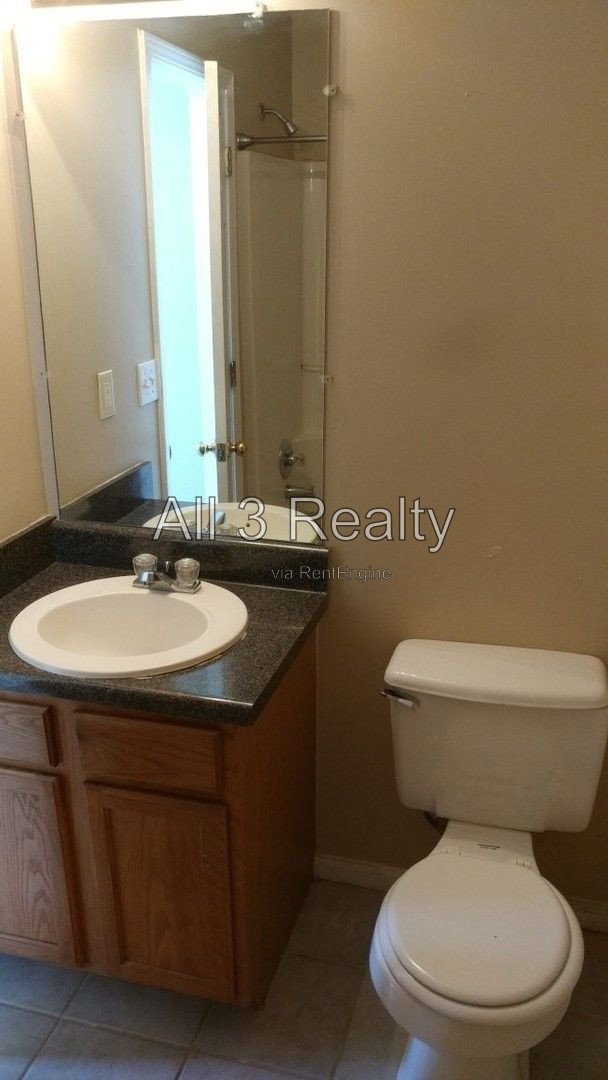 Fantastic & Cozy 2 Bedroom / 2 Bathroom Townhome in College Park! property image
