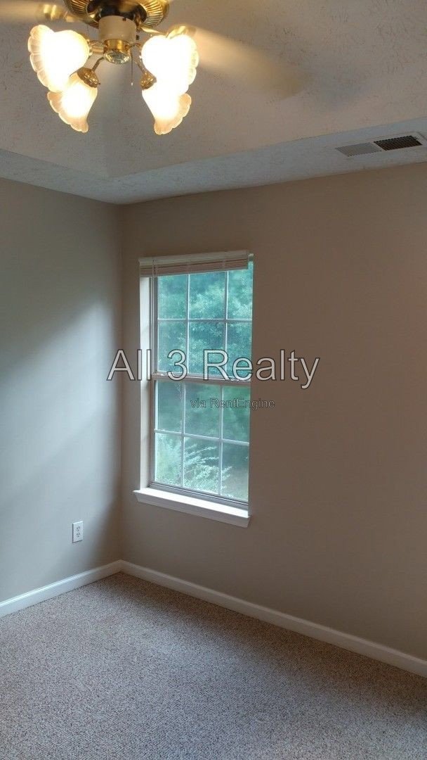 Fantastic & Cozy 2 Bedroom / 2 Bathroom Townhome in College Park! property image