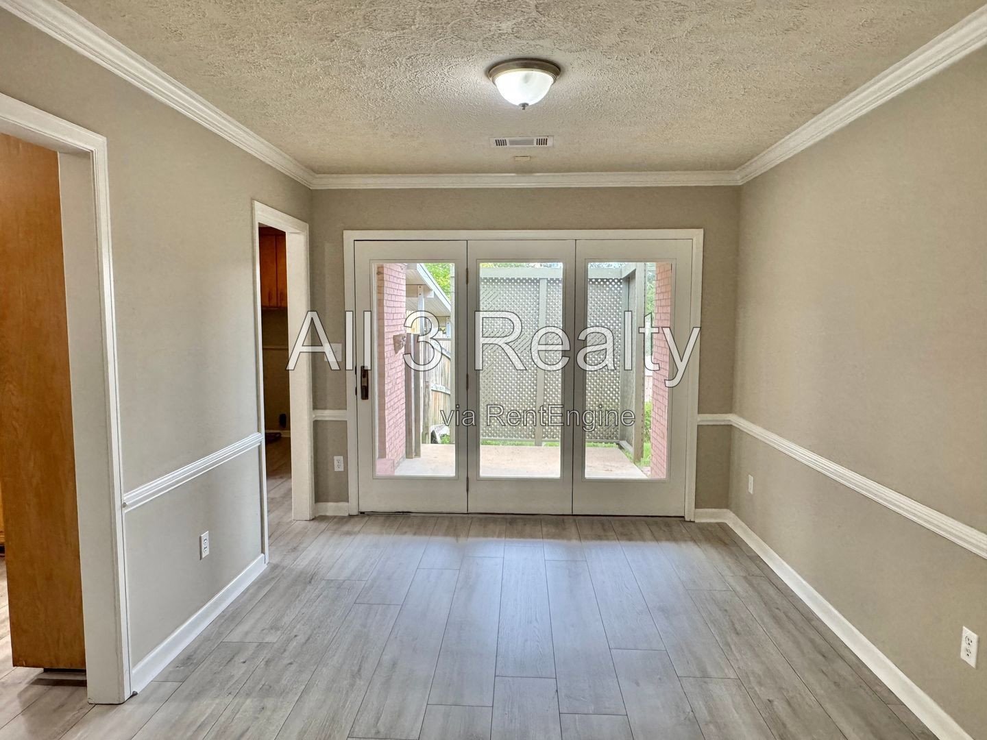Charming Courtyard-3 Bedroom property image