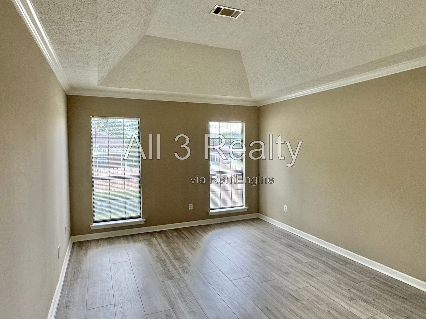 Charming Courtyard-3 Bedroom property image