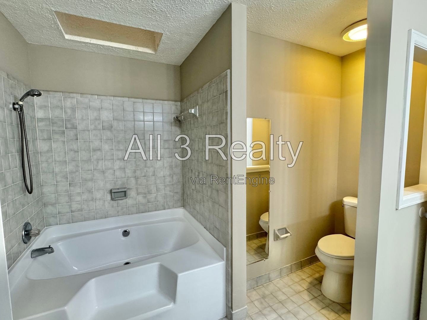 Charming Courtyard-3 Bedroom property image