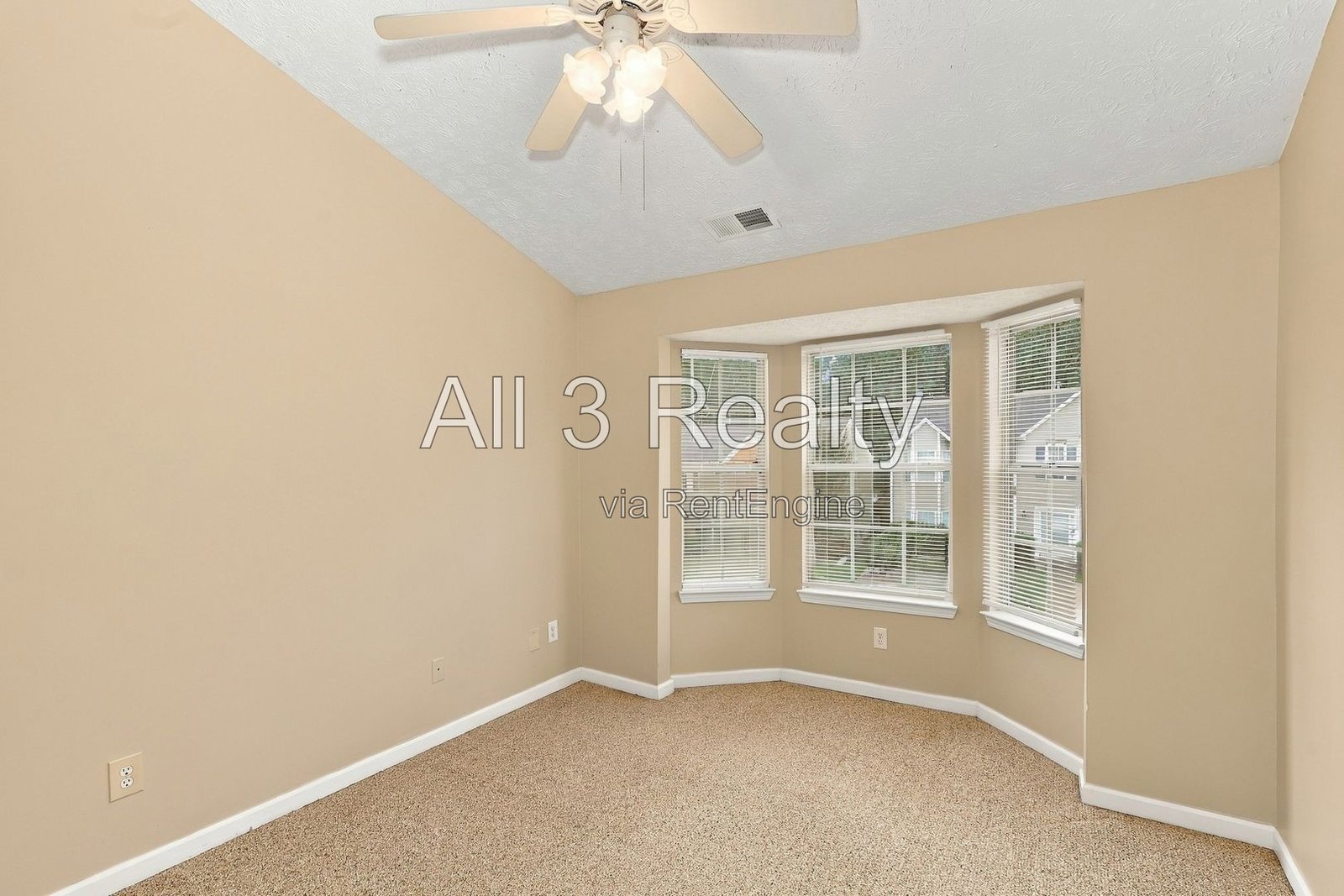 Fantastic & Cozy 2 Bedroom / 2 Bathroom Townhome in College Park! property image