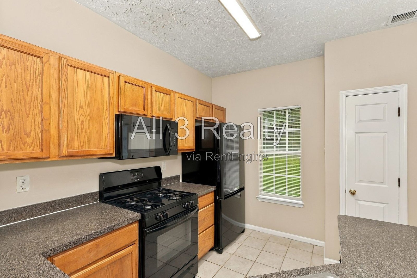 Fantastic & Cozy 2 Bedroom / 2 Bathroom Townhome in College Park! property image