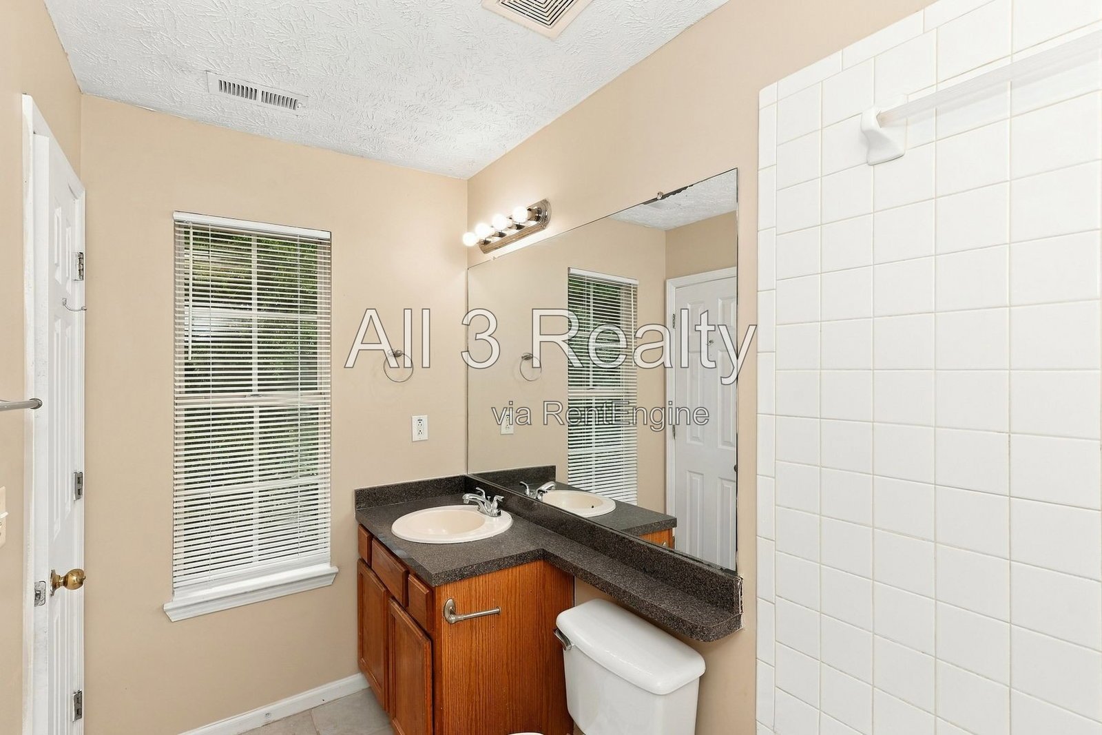 Fantastic & Cozy 2 Bedroom / 2 Bathroom Townhome in College Park! property image