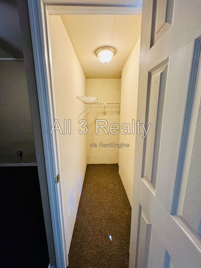 End Unit - Perfect 1 Bedroom property image