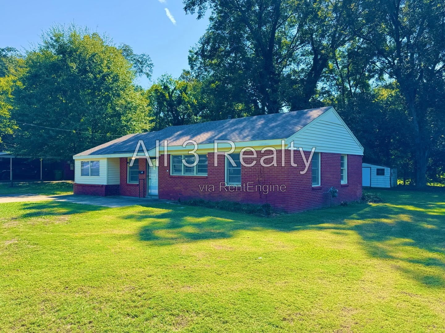 It's the RIGHT Move with this Cute 3 Bedroom / 1 Bath property image