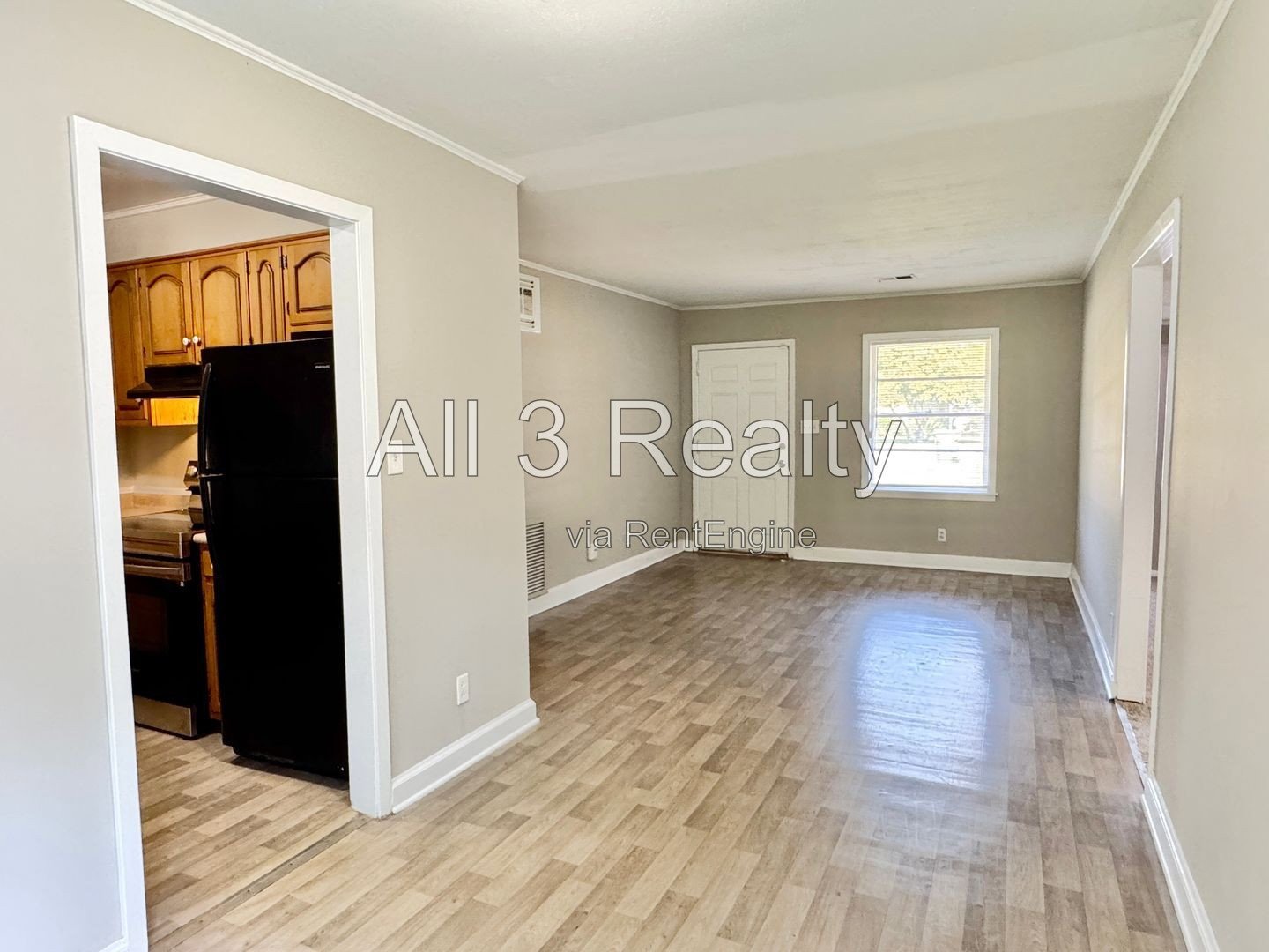 It's the RIGHT Move with this Cute 3 Bedroom / 1 Bath property image