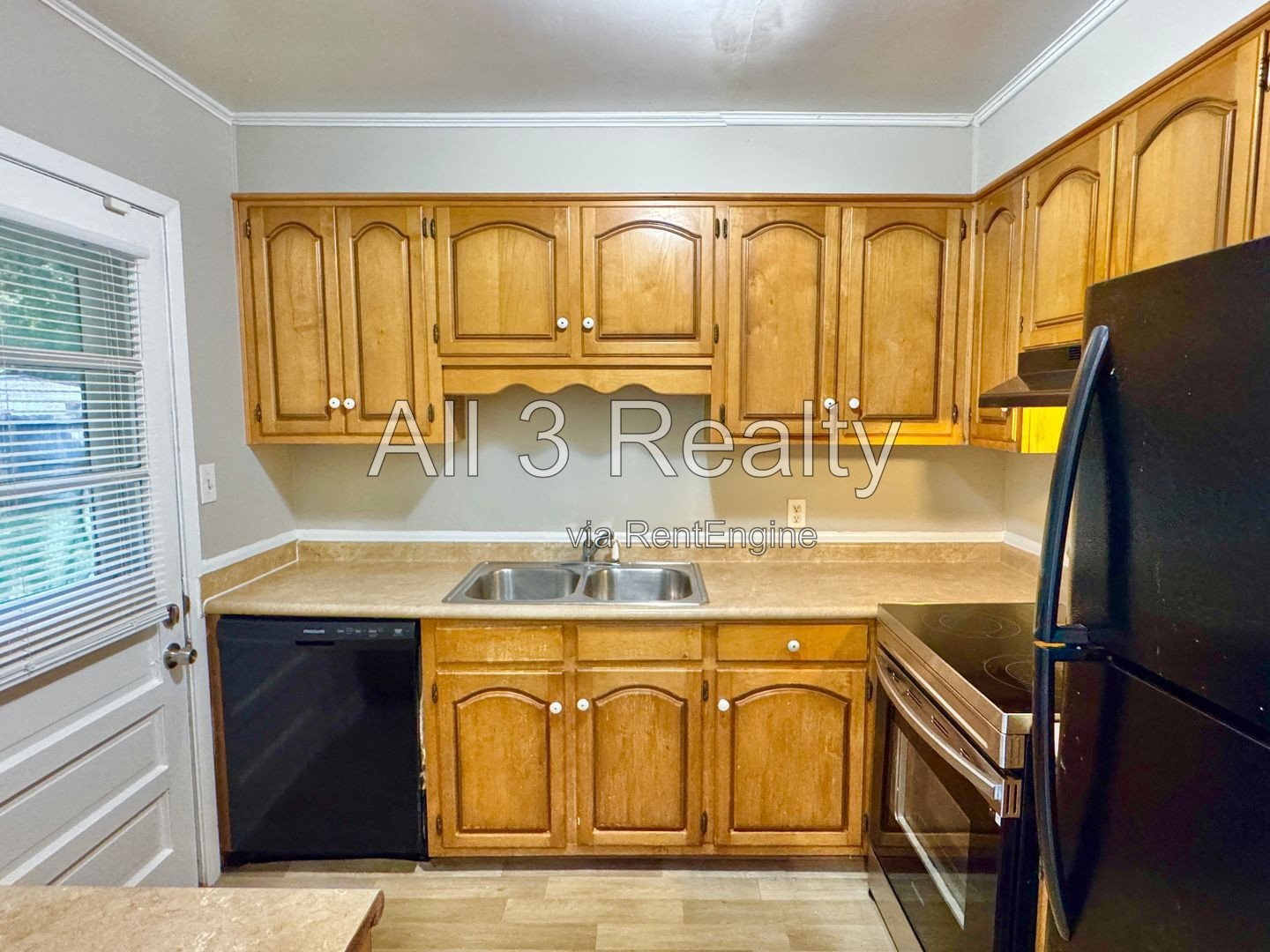 It's the RIGHT Move with this Cute 3 Bedroom / 1 Bath property image
