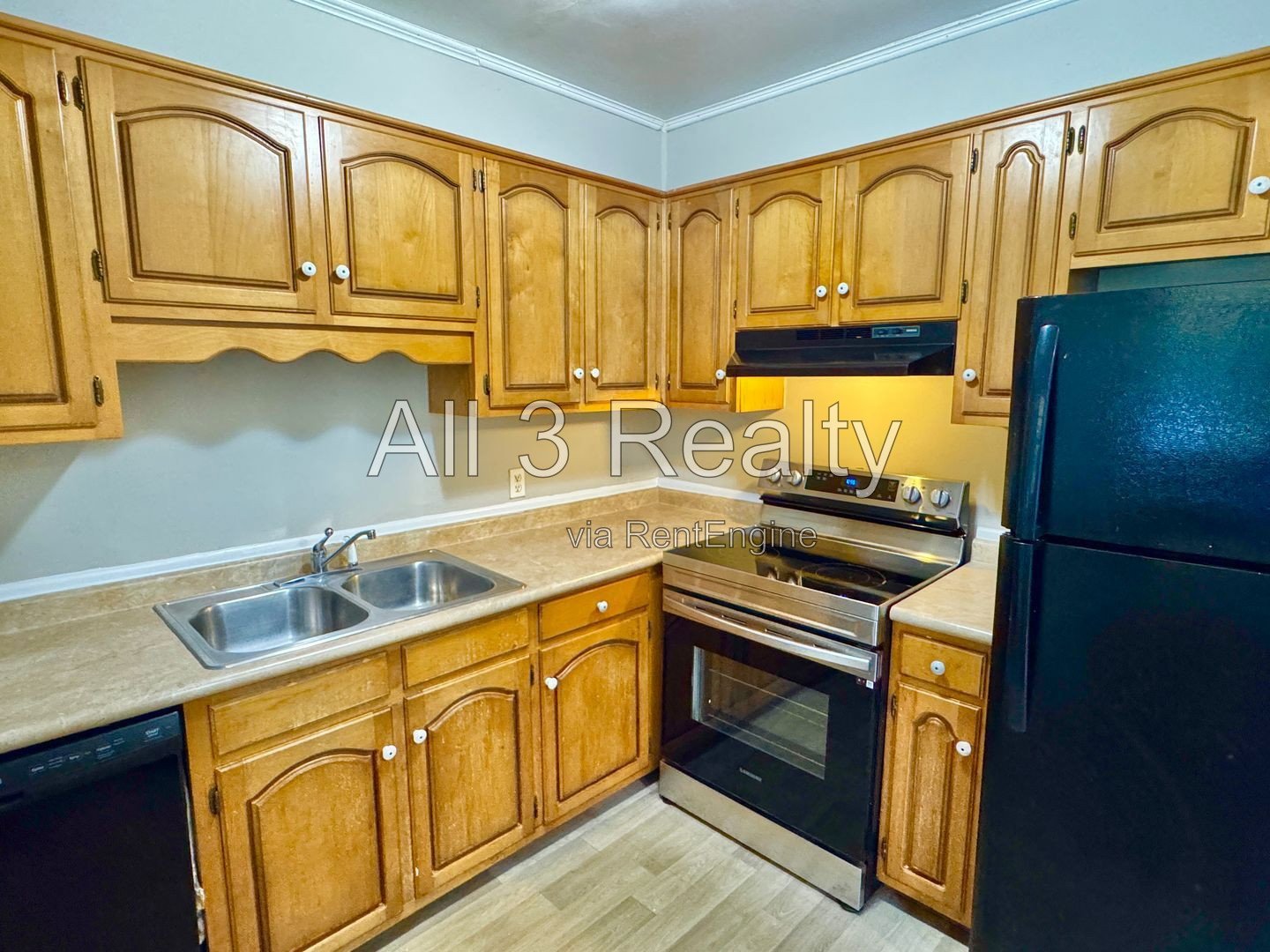 It's the RIGHT Move with this Cute 3 Bedroom / 1 Bath property image
