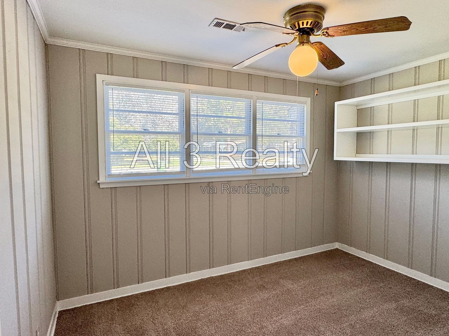 It's the RIGHT Move with this Cute 3 Bedroom / 1 Bath property image
