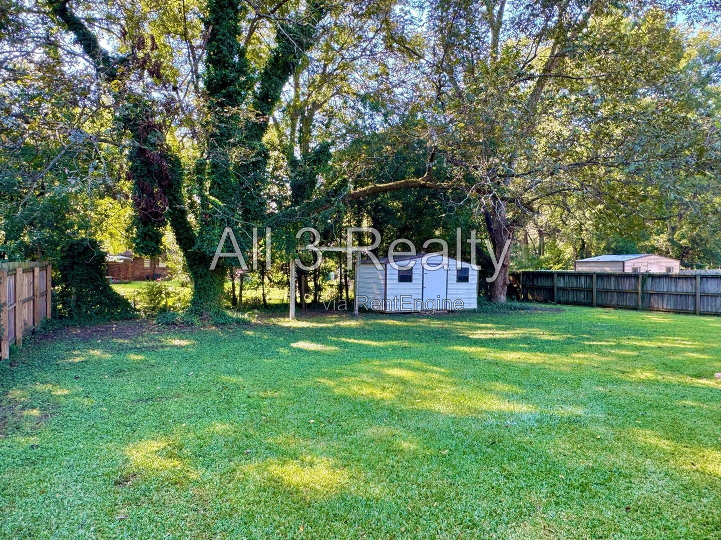 It's the RIGHT Move with this Cute 3 Bedroom / 1 Bath property image