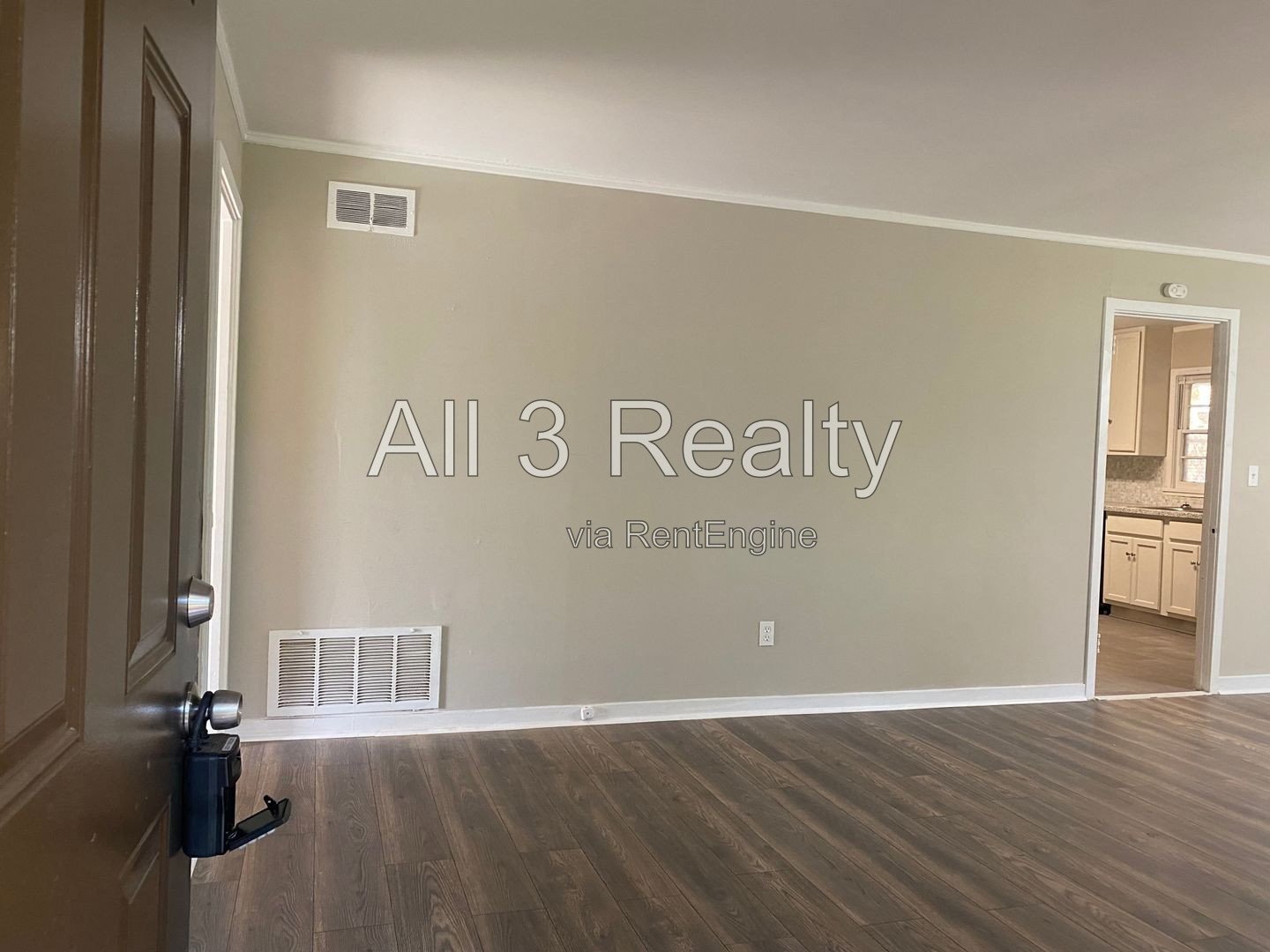 3 Bedroom in Forest Hills ! property image