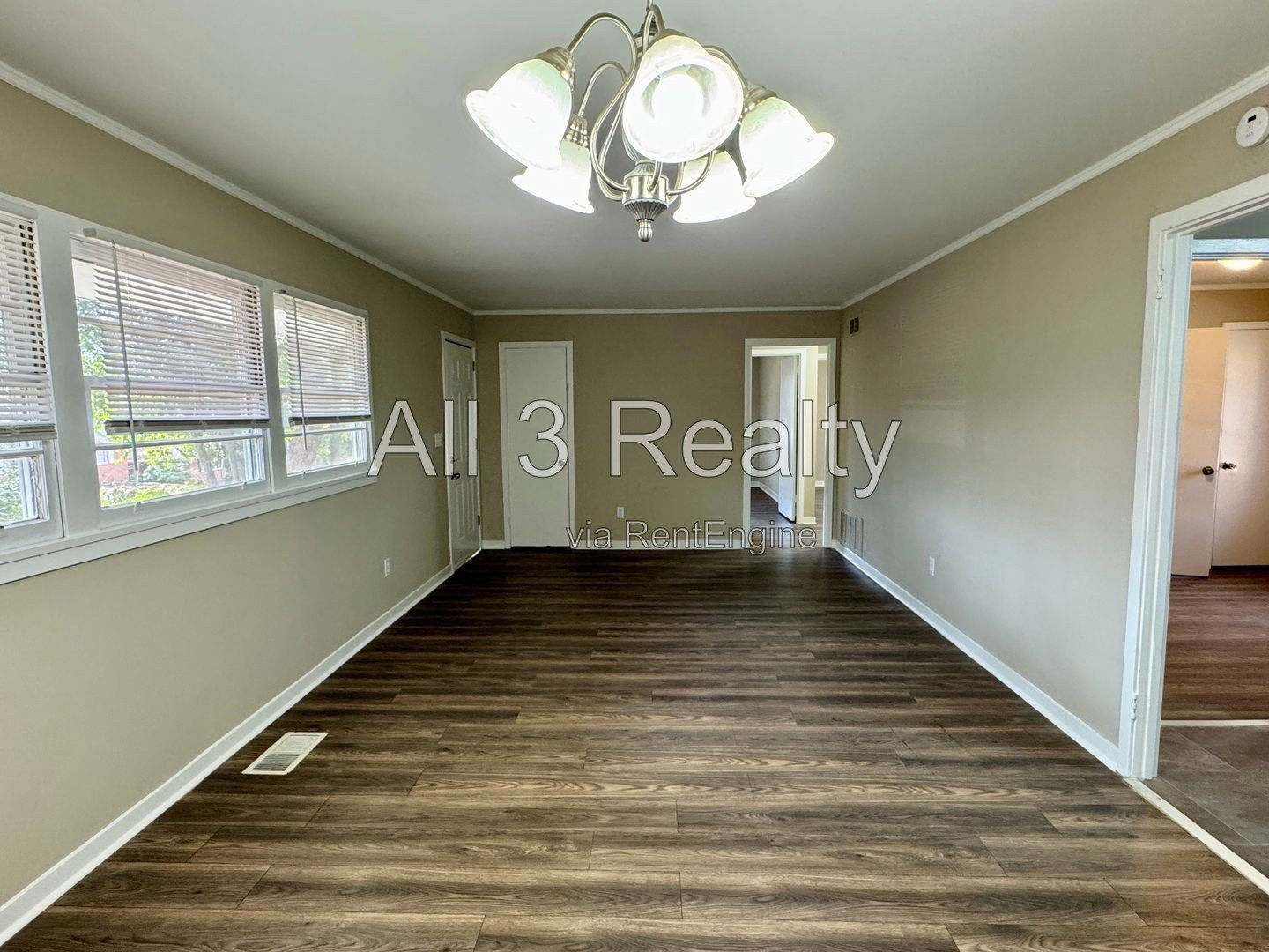 3 Bedroom in Forest Hills ! property image
