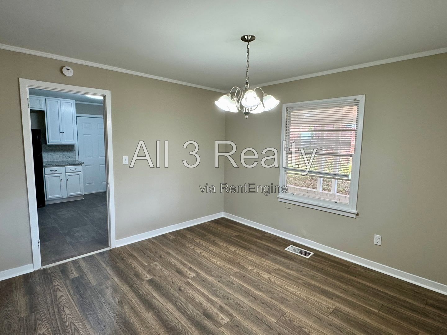 3 Bedroom in Forest Hills ! property image