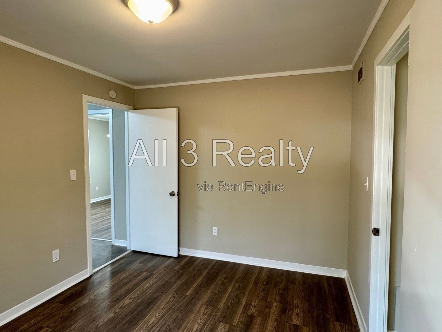 3 Bedroom in Forest Hills ! property image