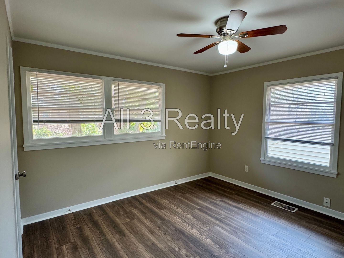 3 Bedroom in Forest Hills ! property image