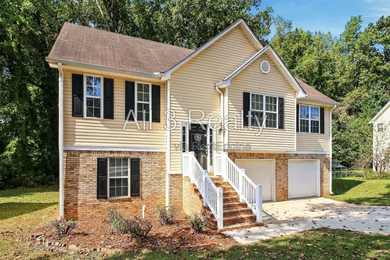 This two-story home in Jonesboro, GA offers four bedrooms and three bathrooms with high ceilings and abundant natural light throughout. property image