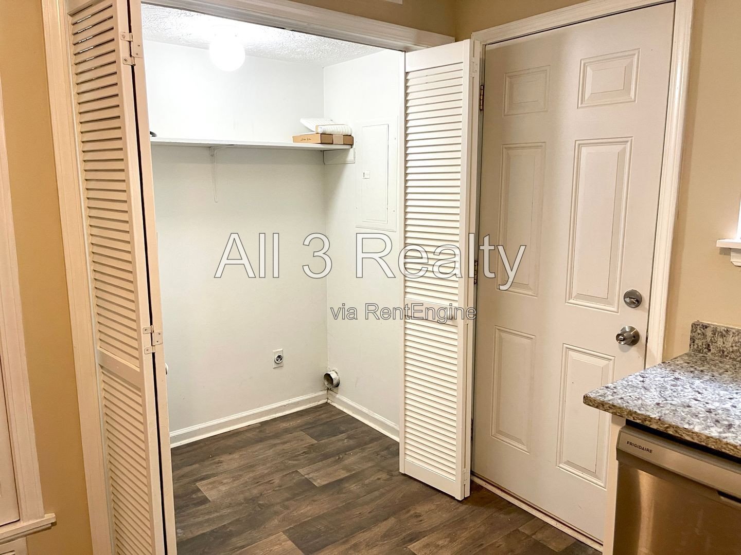 Discover this well-appointed 2-bedroom, 2.5-bath apartment in Fayetteville, GA. property image