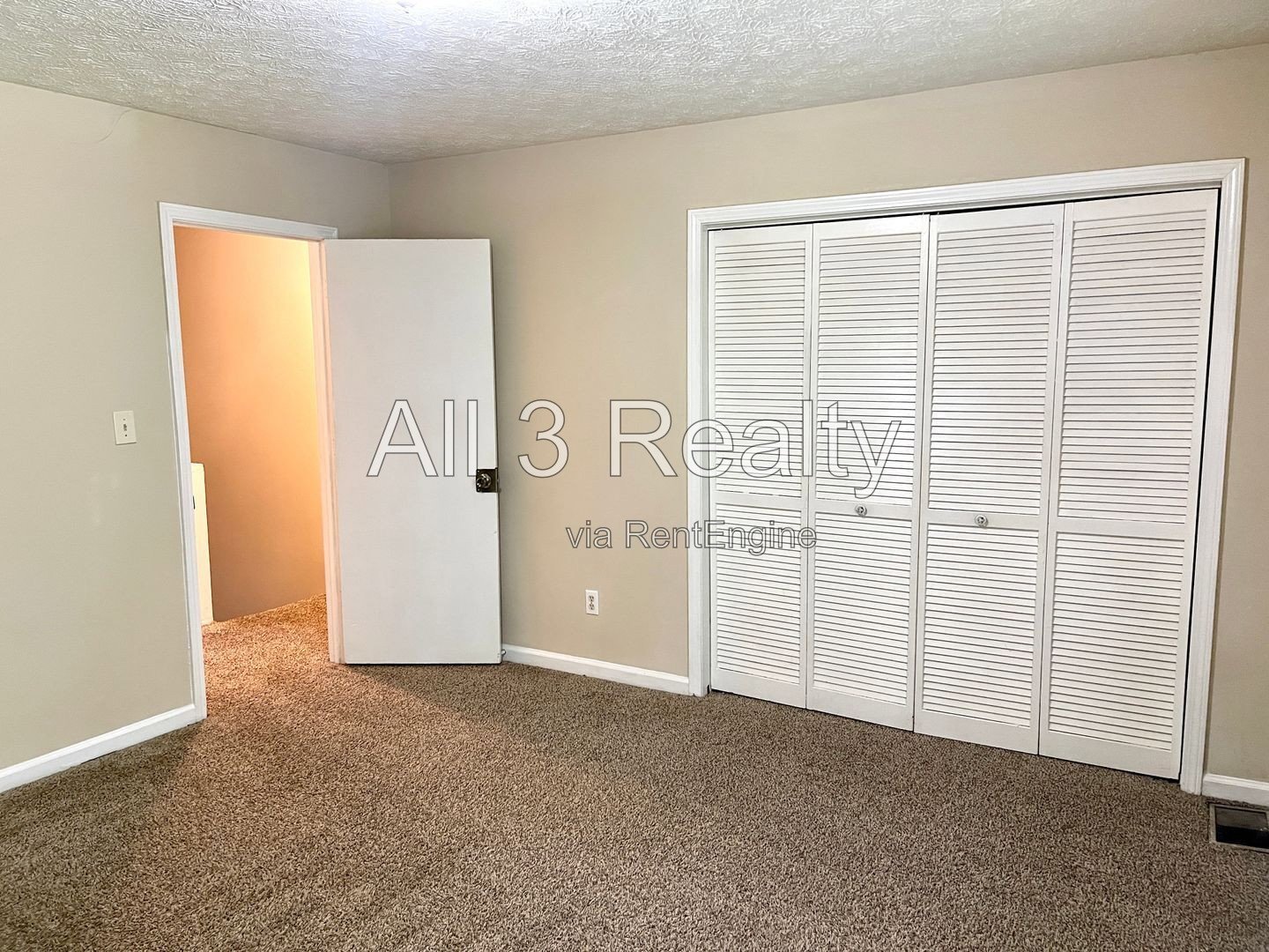 Discover this well-appointed 2-bedroom, 2.5-bath apartment in Fayetteville, GA. property image