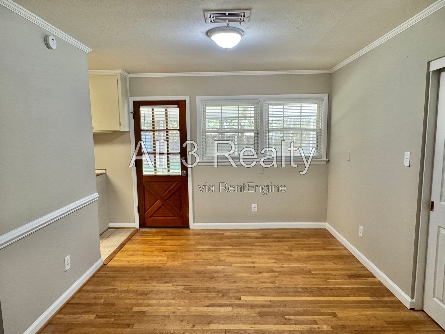 Sophisticated 3- Bedroom Ranch property image