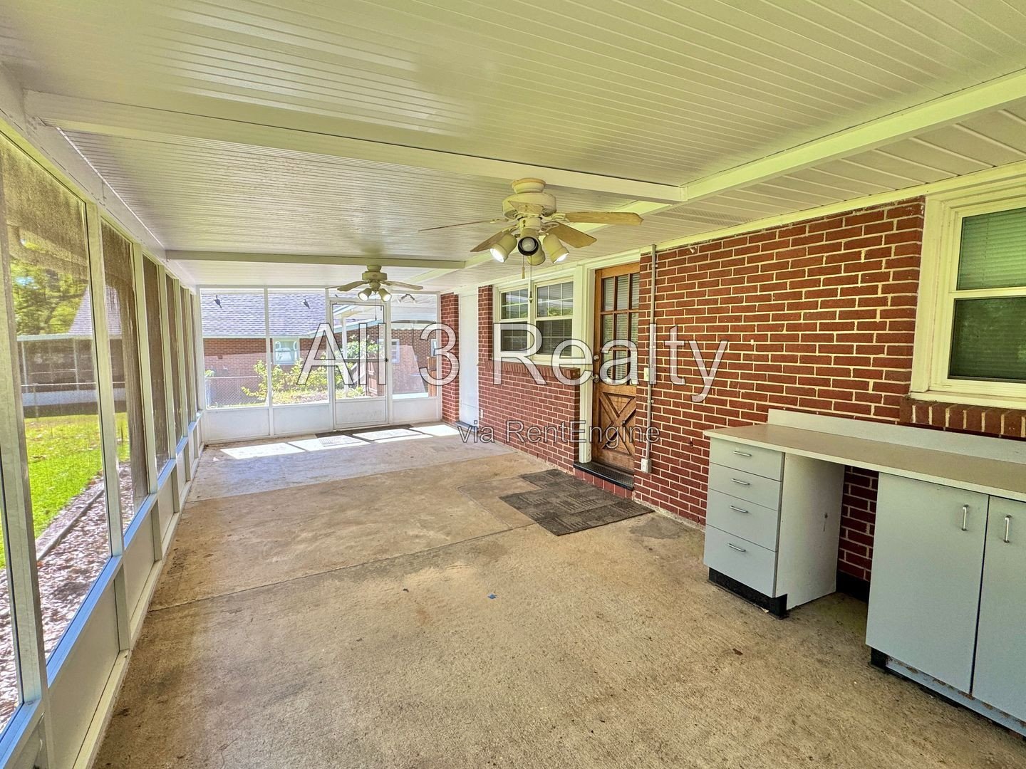 Sophisticated 3- Bedroom Ranch property image