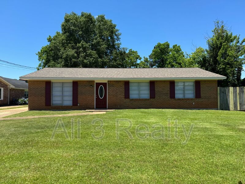 421 Mulligan Drive Montgomery, AL 36117 All 3 Realty