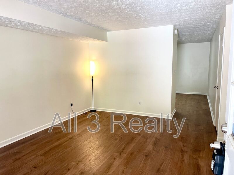 Welcome to our Rent Special in Fayetteville! This charming 2 bedroom, 1 bathroom house is perfect for those looking for a cozy and convenient living space. property image