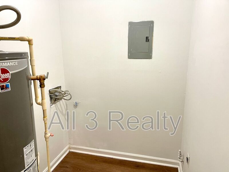 Welcome to our Rent Special in Fayetteville! This charming 2 bedroom, 1 bathroom house is perfect for those looking for a cozy and convenient living space. property image