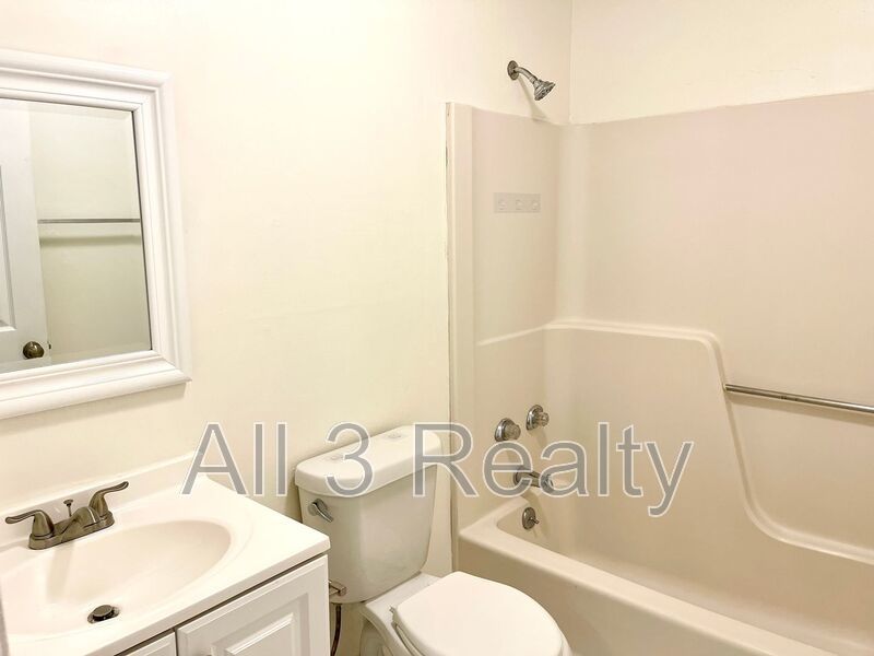 Welcome to our Rent Special in Fayetteville! This charming 2 bedroom, 1 bathroom house is perfect for those looking for a cozy and convenient living space. property image