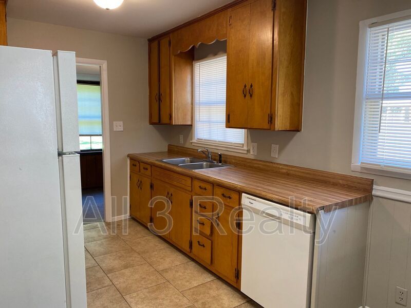 3-Bedroom  cutie ! APPLY today at All3Realty.com property image