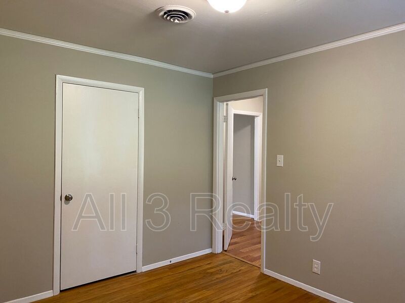 3-Bedroom  cutie ! APPLY today at All3Realty.com property image