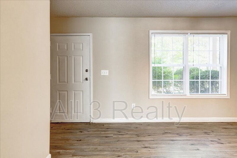 Welcome to this adorable 2 bedroom/2.5 bath townhome located in the heart of Newnan, GA. property image
