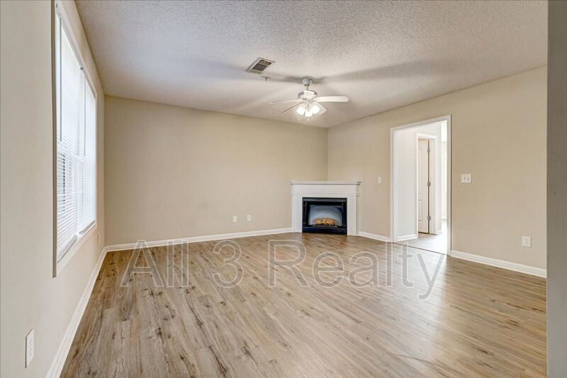 Welcome to this adorable 2 bedroom/2.5 bath townhome located in the heart of Newnan, GA. property image