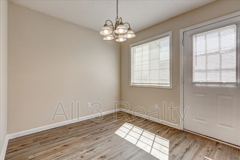 Welcome to this adorable 2 bedroom/2.5 bath townhome located in the heart of Newnan, GA. property image