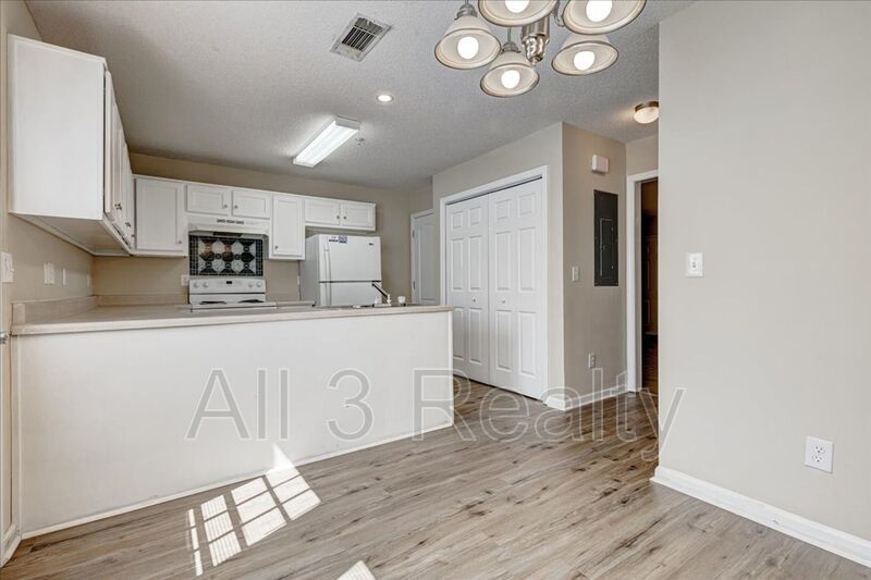 Welcome to this adorable 2 bedroom/2.5 bath townhome located in the heart of Newnan, GA. property image