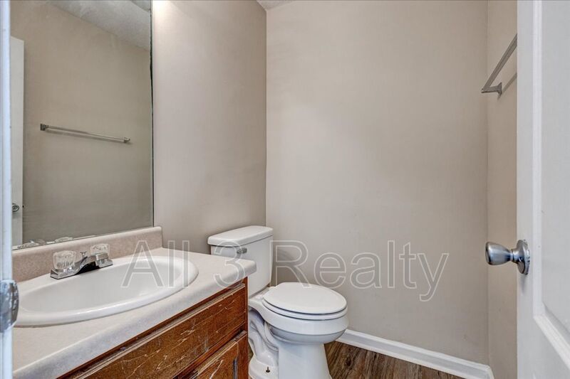 Welcome to this adorable 2 bedroom/2.5 bath townhome located in the heart of Newnan, GA. property image