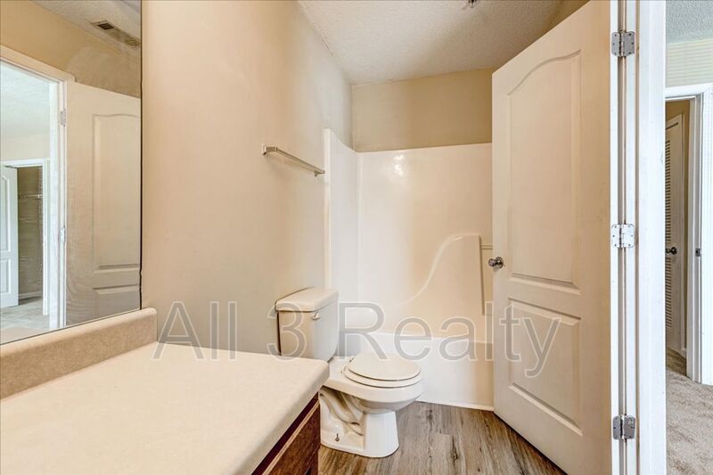 Welcome to this adorable 2 bedroom/2.5 bath townhome located in the heart of Newnan, GA. property image