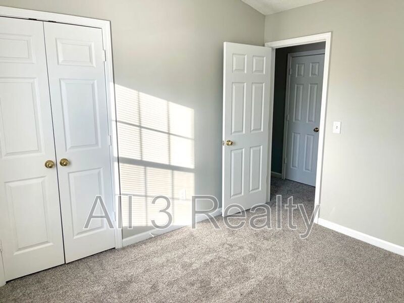 Welcome to this charming 3-bedroom, 2.5-bathroom house nestled in the desirable Stockbridge, GA area. property image