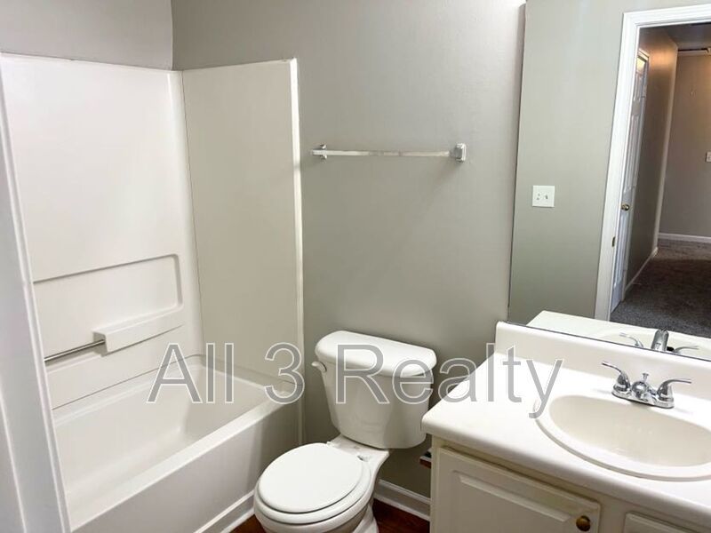 Welcome to this charming 3-bedroom, 2.5-bathroom house nestled in the desirable Stockbridge, GA area. property image