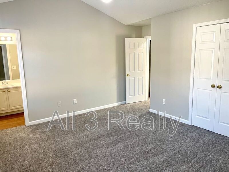 Welcome to this charming 3-bedroom, 2.5-bathroom house nestled in the desirable Stockbridge, GA area. property image