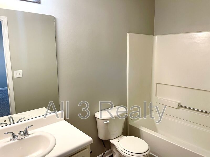 Welcome to this charming 3-bedroom, 2.5-bathroom house nestled in the desirable Stockbridge, GA area. property image