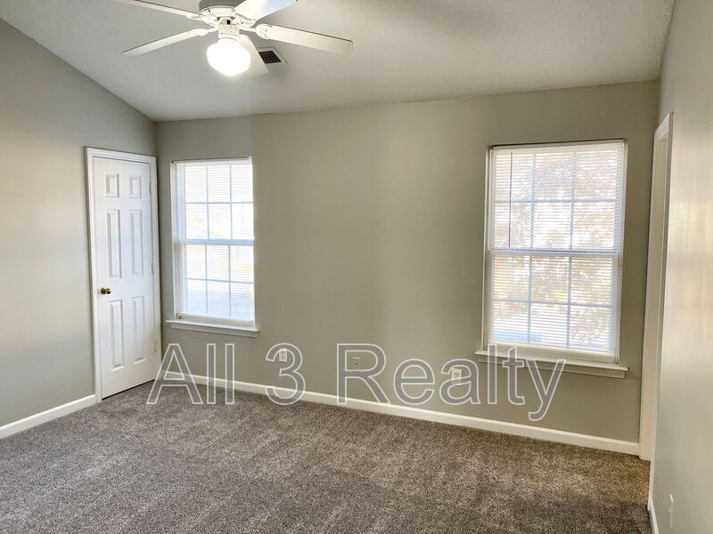 Welcome to this charming 3-bedroom, 2.5-bathroom house nestled in the desirable Stockbridge, GA area. property image