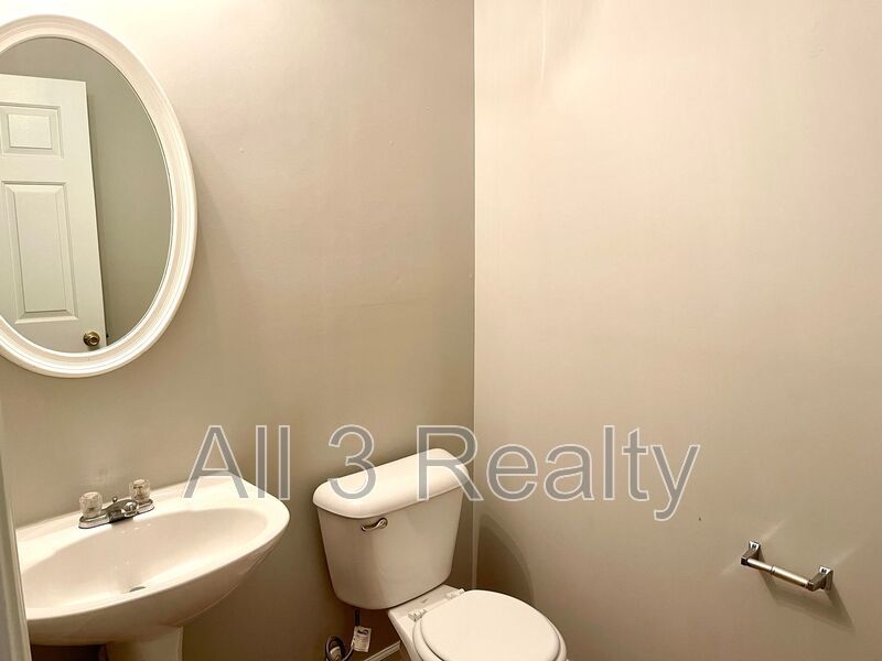 Welcome to this cozy and conveniently located 3-bedroom, 2.5-bathroom home in McDonough, GA. property image