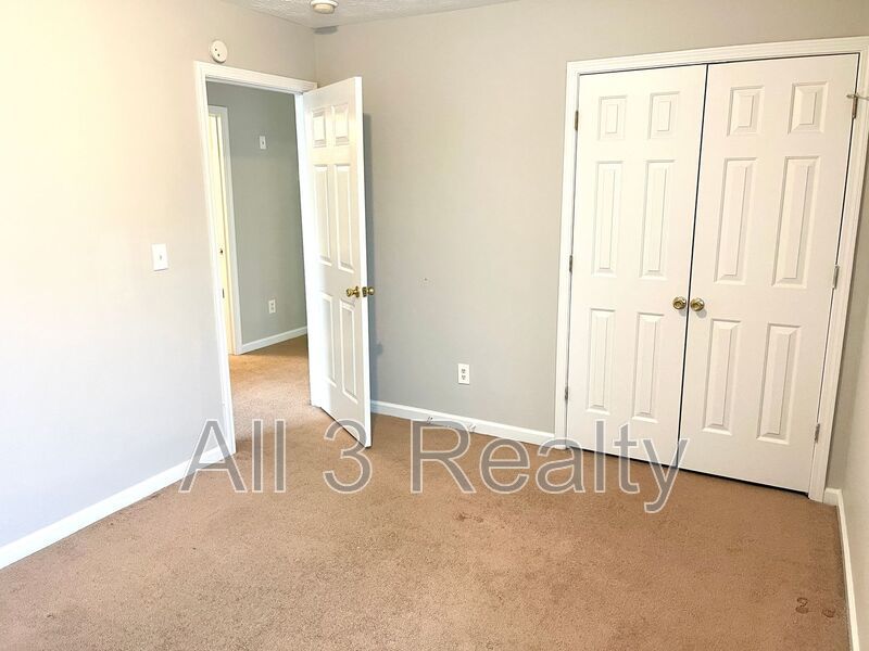 Welcome to this cozy and conveniently located 3-bedroom, 2.5-bathroom home in McDonough, GA. property image