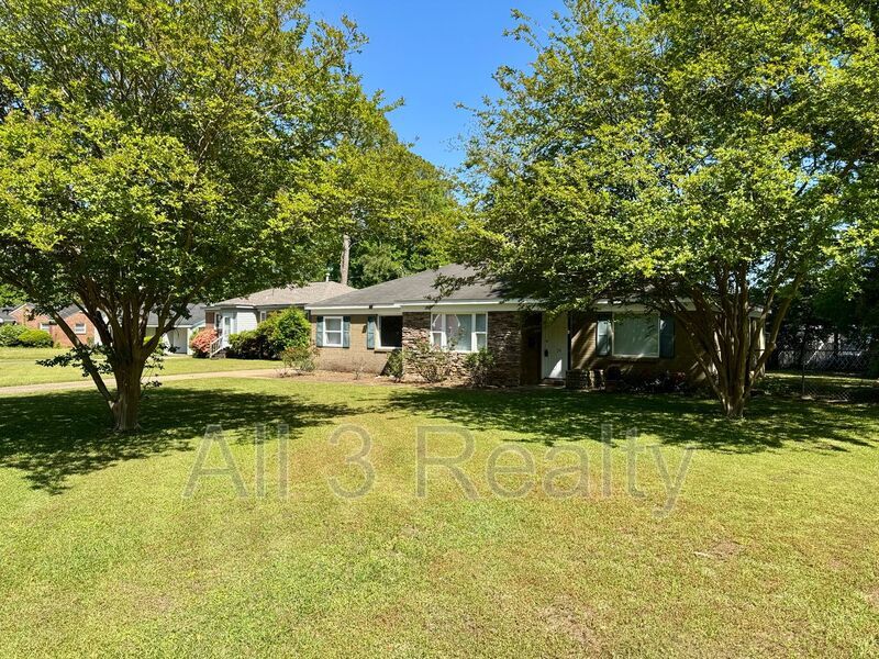3-Bedrooms made for living property image