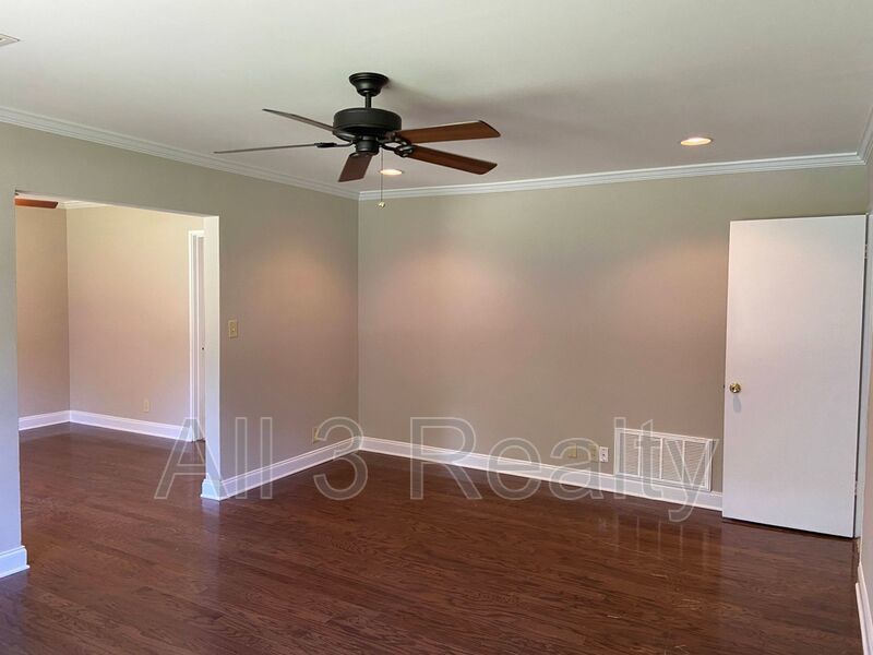 3-Bedrooms made for living property image